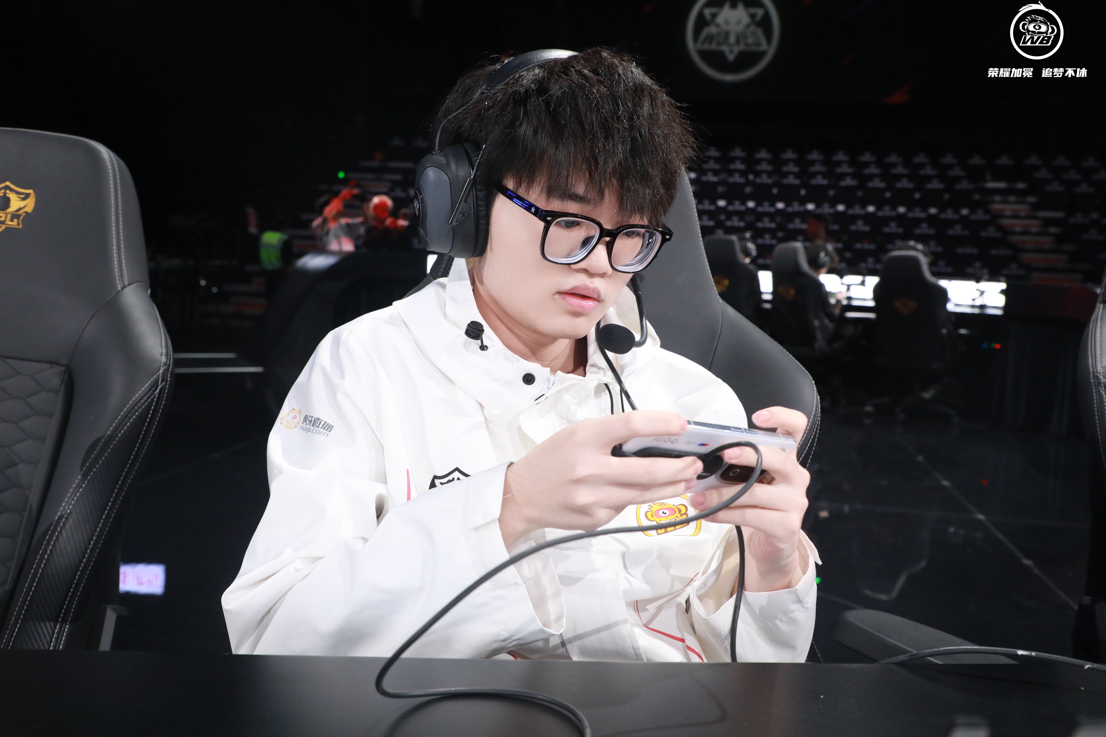 中国队前途光明！，Rookie新星出色防守表现突出气势如虹延续(防守一波听成放手一搏)