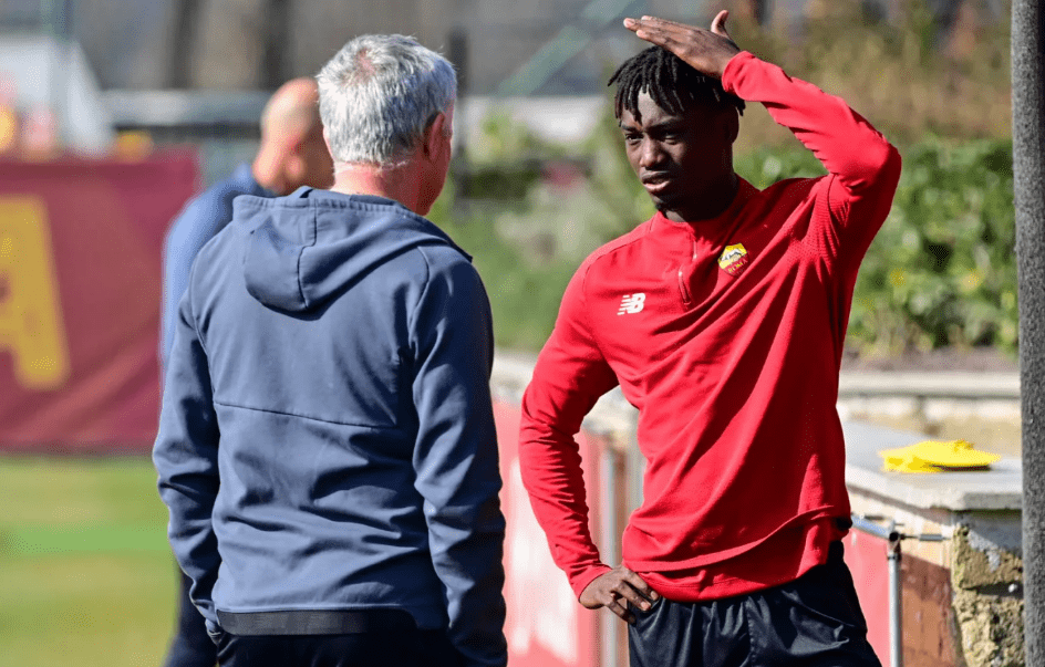 爱游戏平台关于赛前欧篮联传出新动向，萨克拉门托国王防线松动，管理层表态——引发热议，更衣室氛围转暖的信息