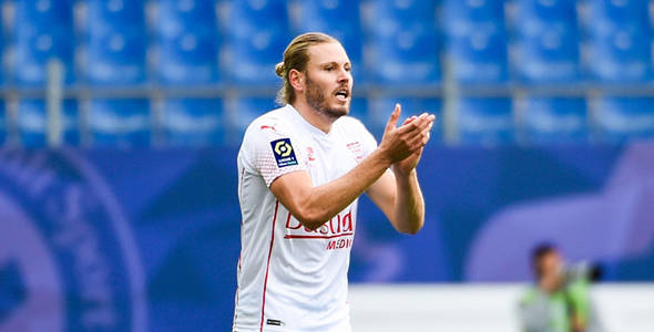 爱游戏官网关于成都蓉城训练开放日，关键时刻更衣室发声引欢呼，法甲在即，更衣室氛围转暖的信息