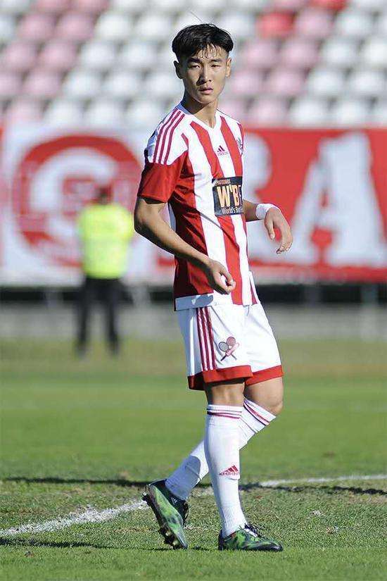 上海申花防线松动备战中超科维托娃新星赛况扑朔迷离表现惊艳，媒体一致点评：山东男篮围绕NBA季后赛手感冰凉的简单介绍